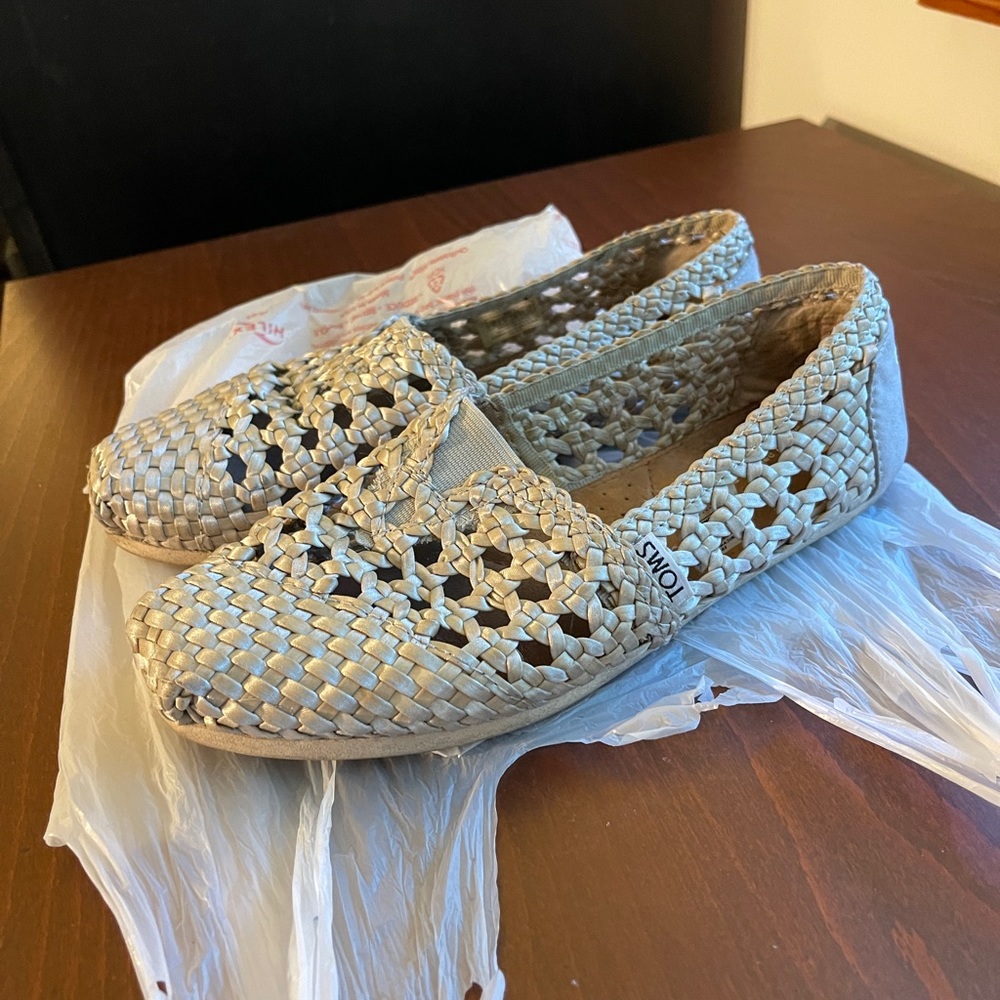 Toms Braided Silver Slipon Flats US6